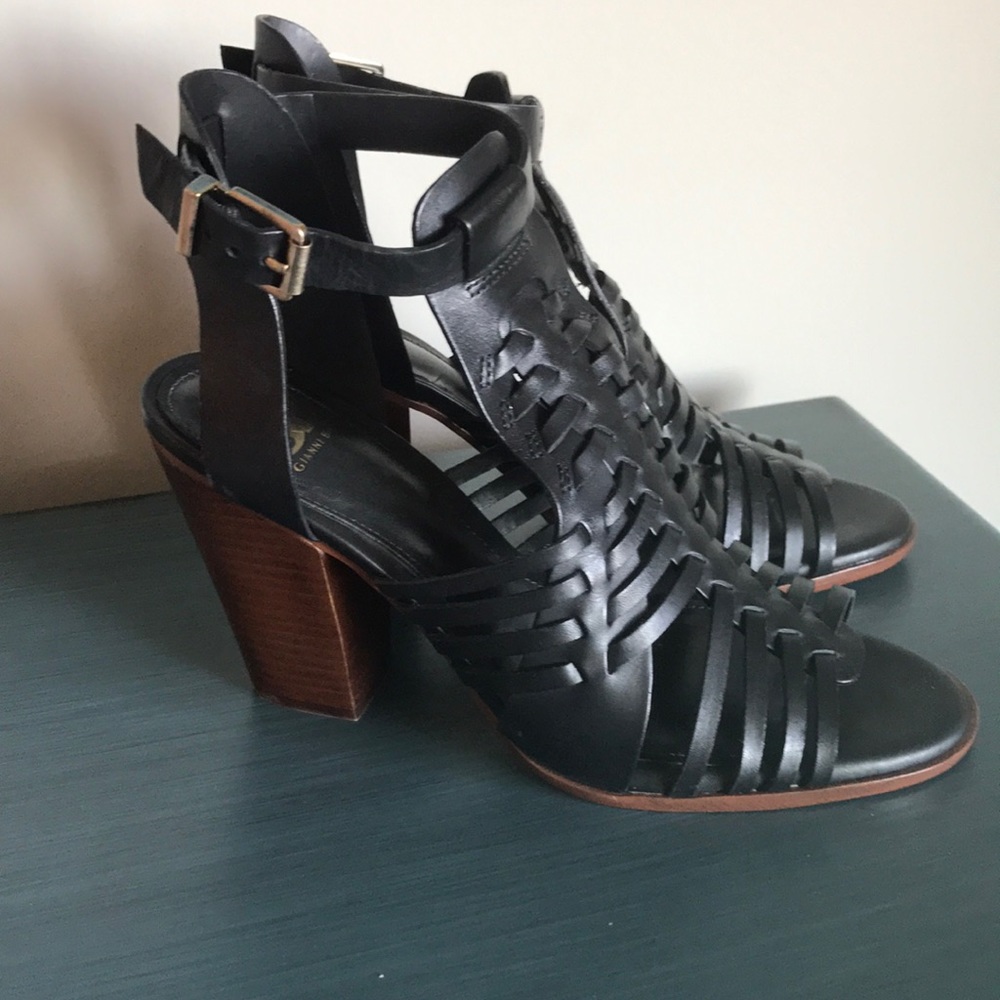 Gianni Bini sandals
